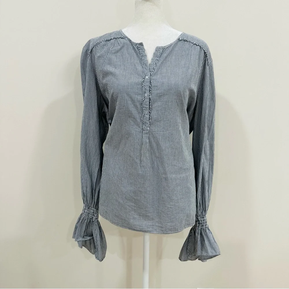 Saks Fifth Avenue Women’s Grey/White Striped‎ Blouse Ruffle Sleeve Size XL